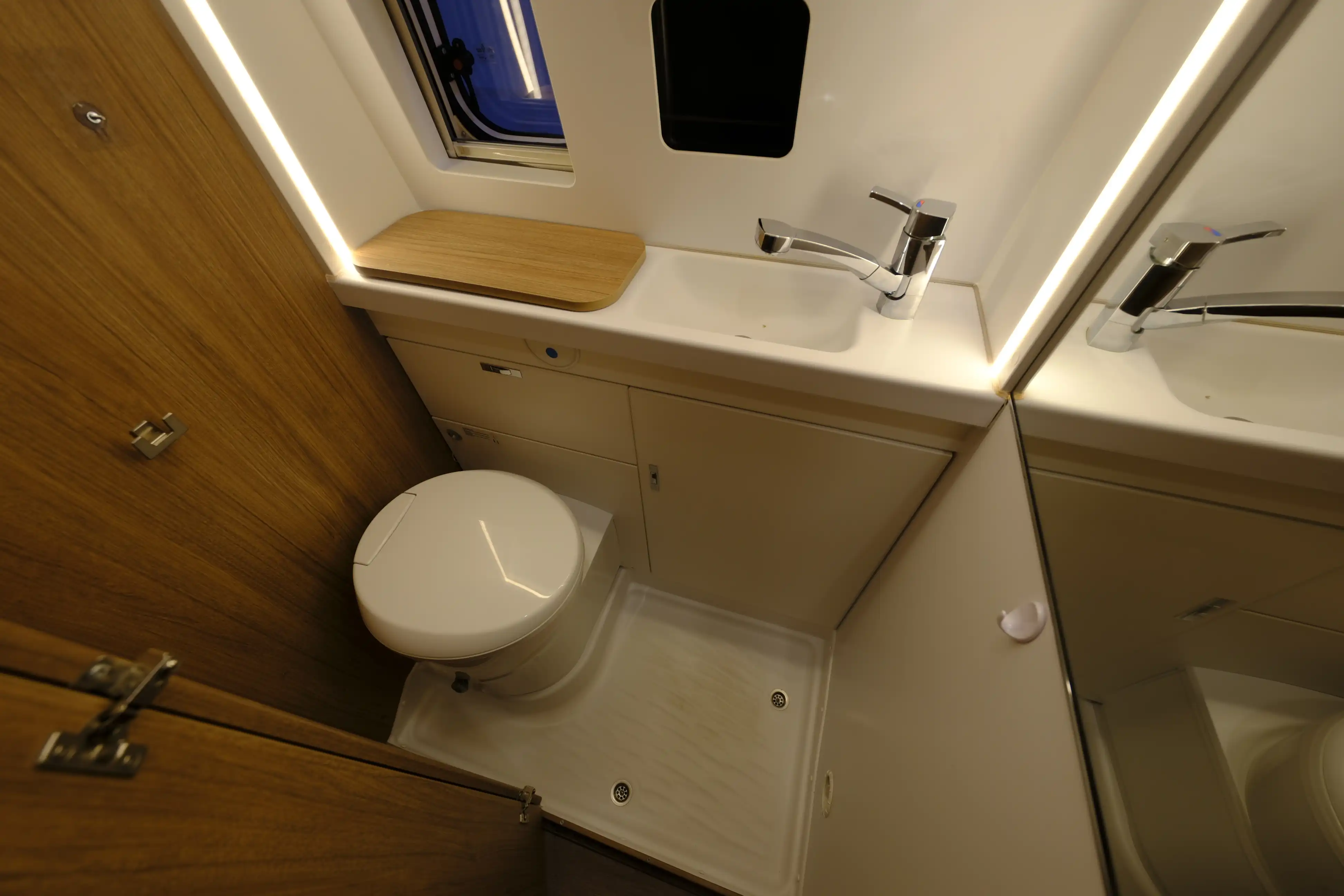 WEINSBERG CaraBus 600 DQ